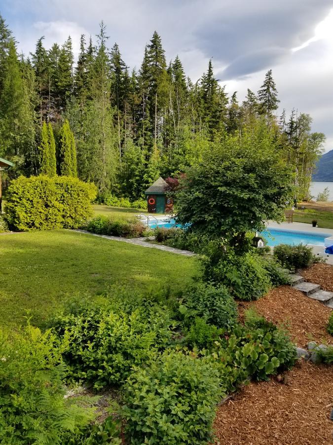 Mulvehill Creek Wilderness Inn And Wedding Chapel Revelstoke Eksteriør billede