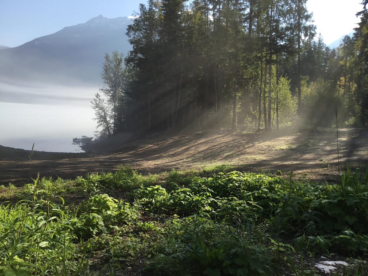 Mulvehill Creek Wilderness Inn And Wedding Chapel Revelstoke Eksteriør billede