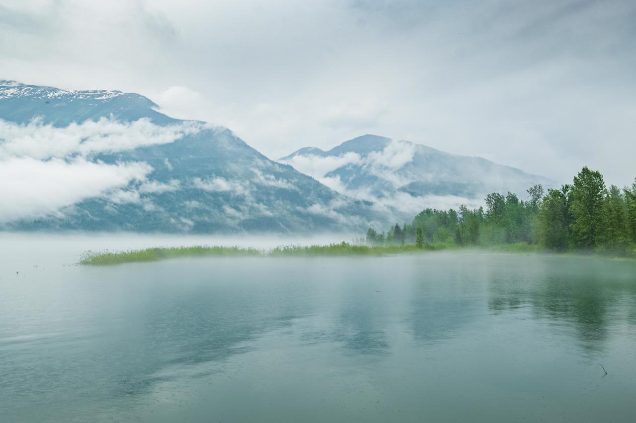 Mulvehill Creek Wilderness Inn And Wedding Chapel Revelstoke Eksteriør billede