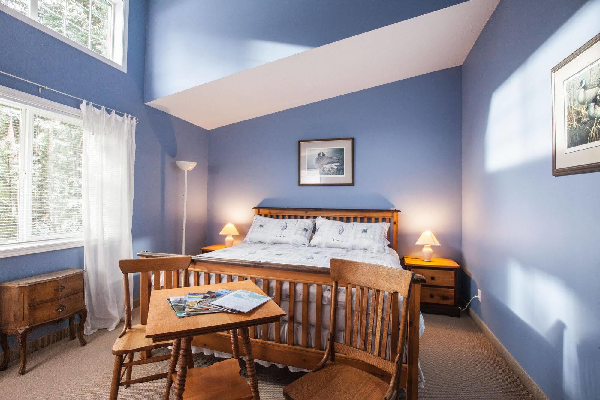 Mulvehill Creek Wilderness Inn And Wedding Chapel Revelstoke Eksteriør billede